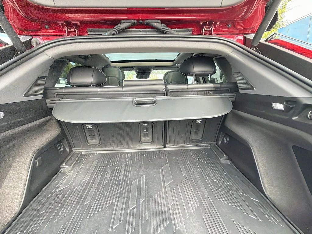 Used 2025 Red Cadillac Sport 2 image 29