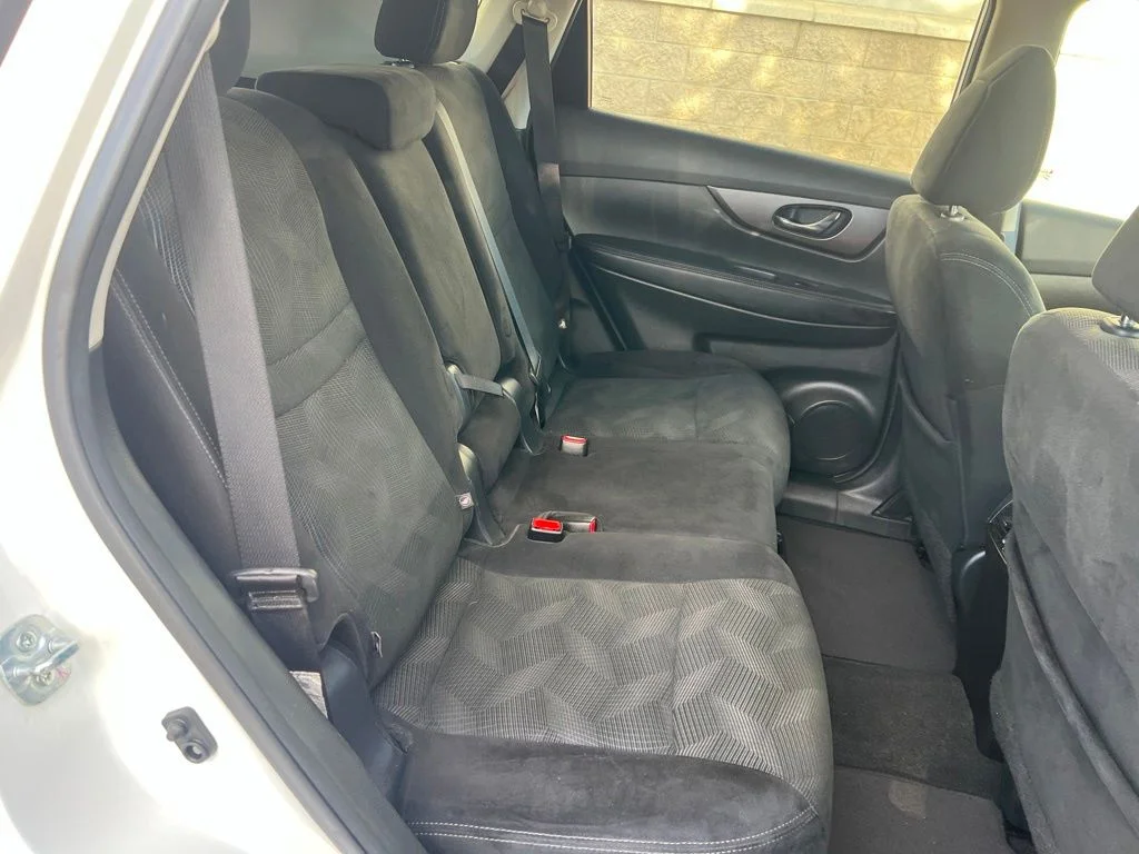 Used 2016 White Nissan SV image 17