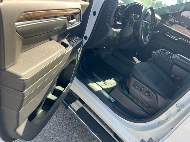 Used 2024 White Chevrolet LT image 19
