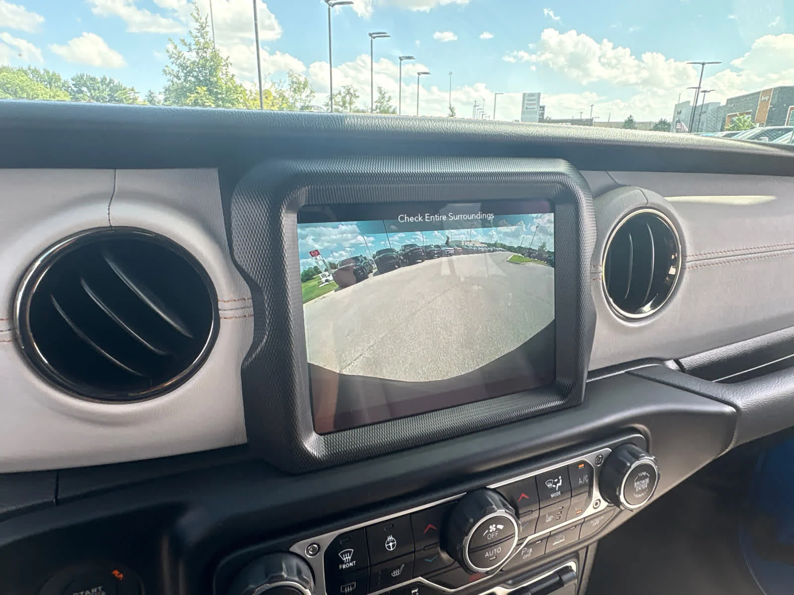 Used 2022 Hydro Blue Pearlcoat Jeep Unlimited Sahara High Altitude image 26