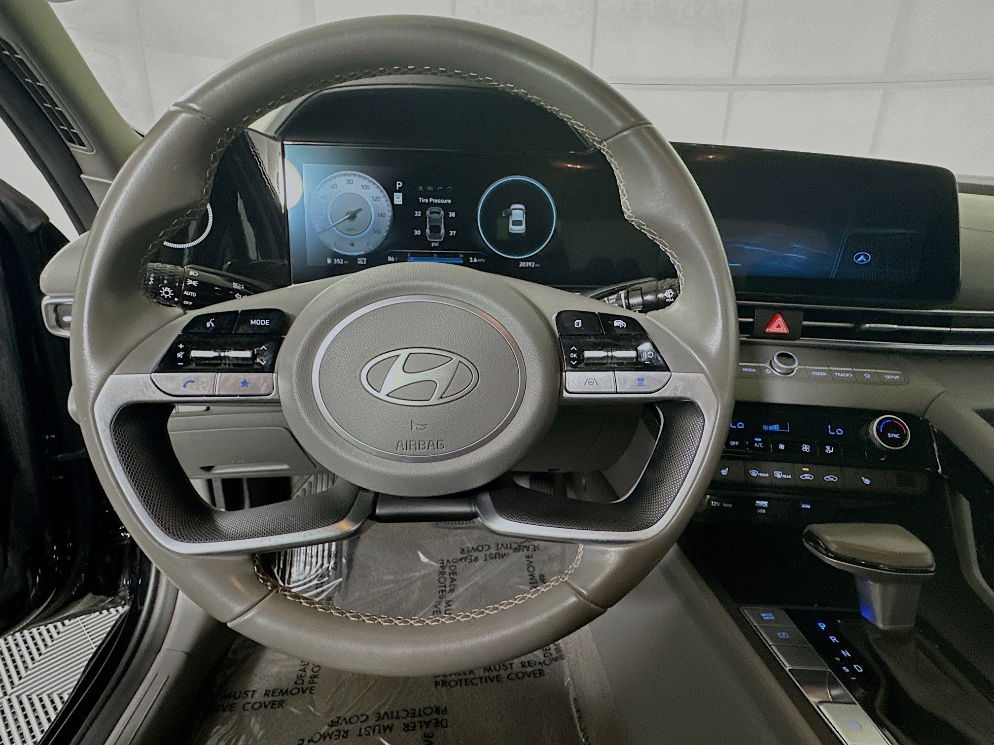 Used 2025 Abyss Black Hyundai SEL Convenience image 15