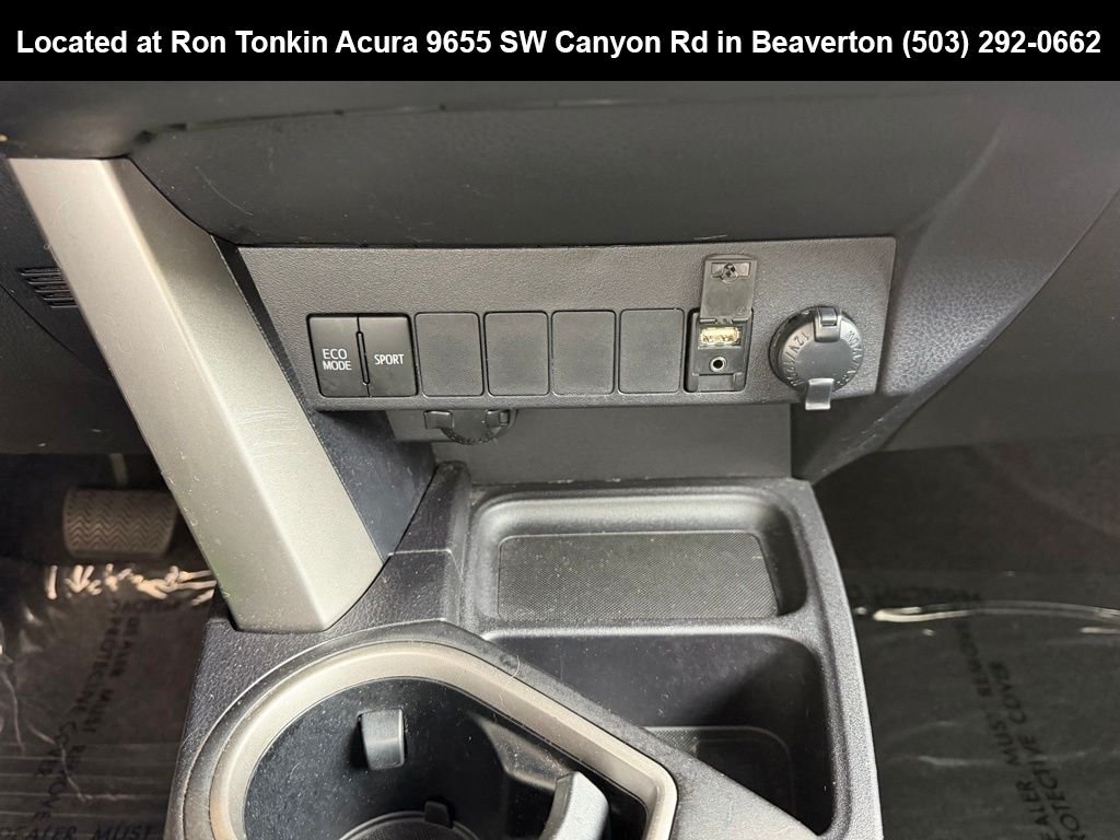 Used 2016 Silver Sky Metallic Toyota XLE image 24