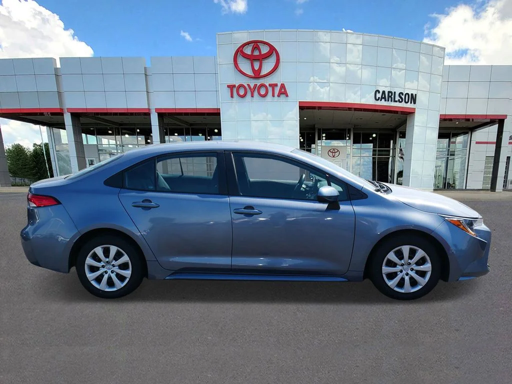 Used 2024  Toyota LE image 4