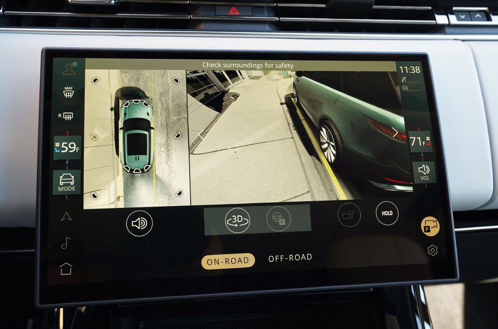 New 2027 British Racing Green Land Rover Dynamic SE image 27