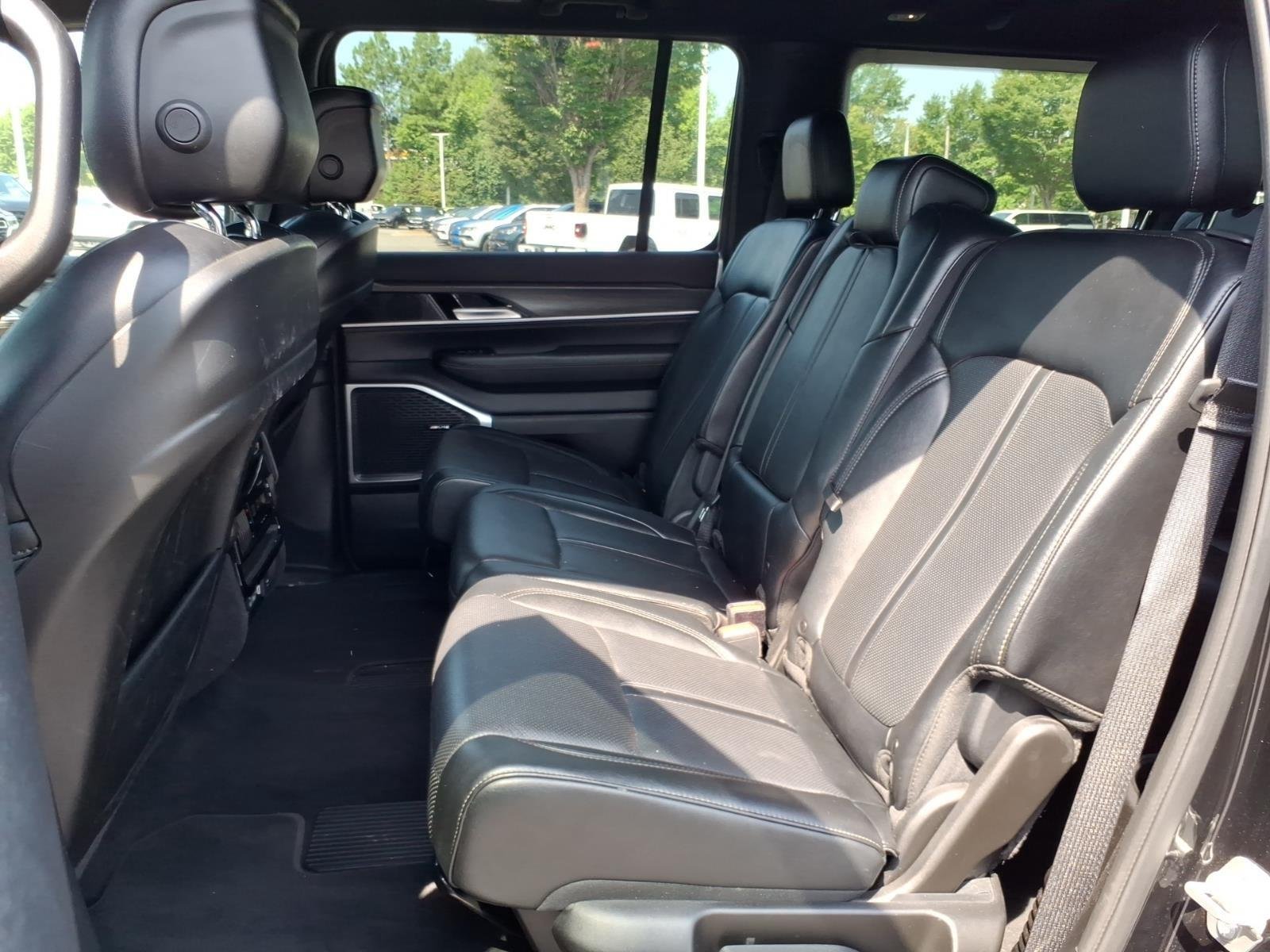 Used 2024 Diamond Black Crystal Pearlcoat Jeep Series III image 21