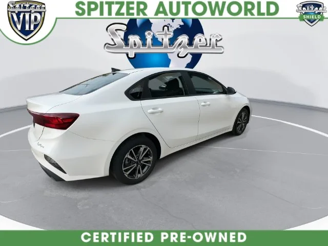 Used 2024 White Kia LXS image 15