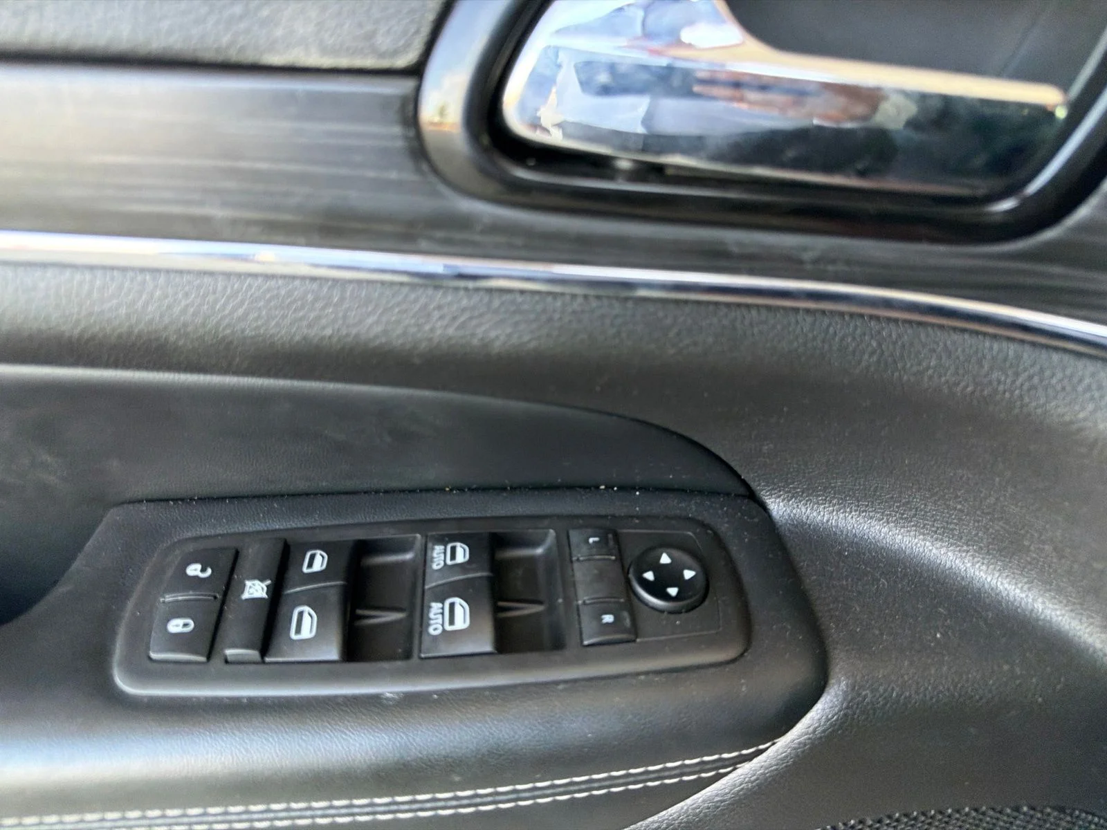 Used 2021 Red Jeep Limited image 5