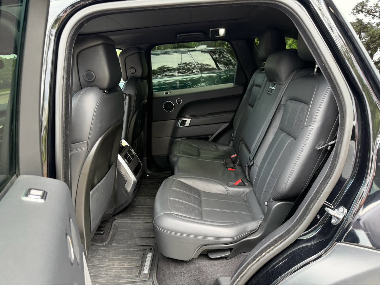 Used 2019 BLK Land Rover HSE image 10