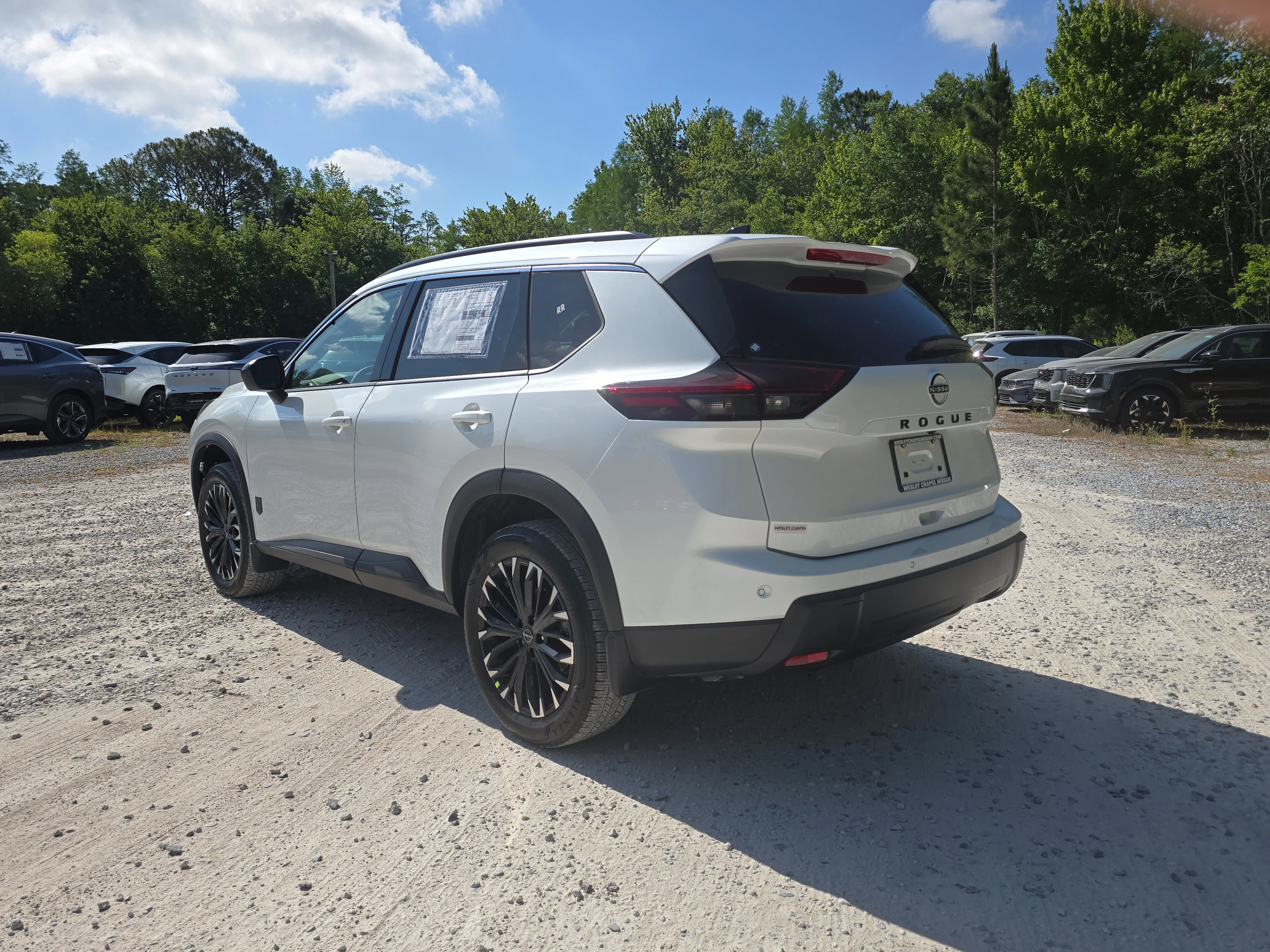 New 2026 Everest White Pearl Tricoat Nissan Dark Armor image 6