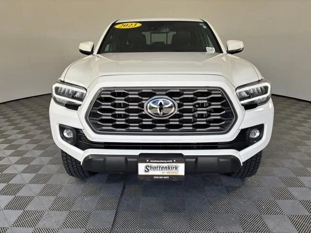 Used 2023 White Toyota SR image 38
