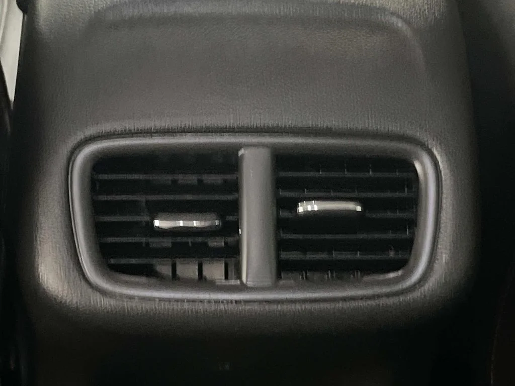 Used 2023 Summit White Buick Essence image 15