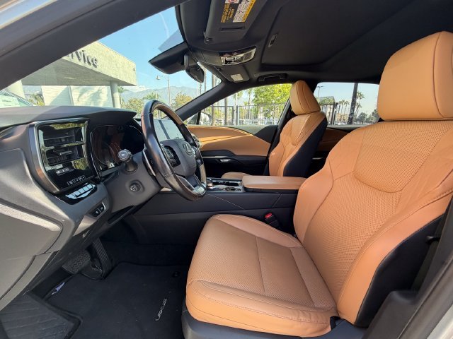 Used 2023 Silver Lexus 350 Premium image 29