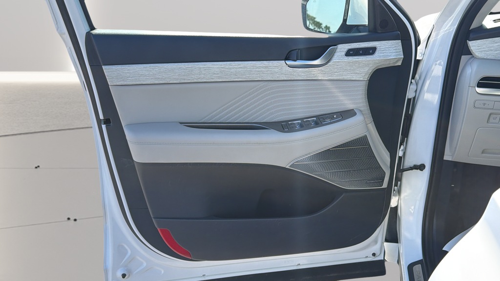 Used 2024 White Hyundai Calligraphy image 20