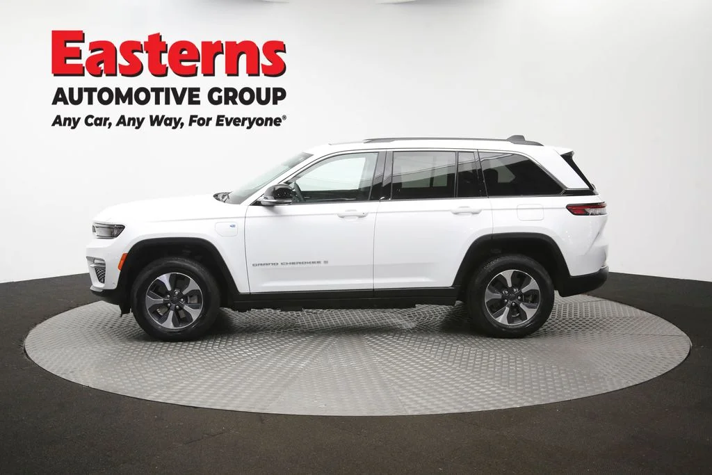 Used 2022 White Jeep 4xe image 63