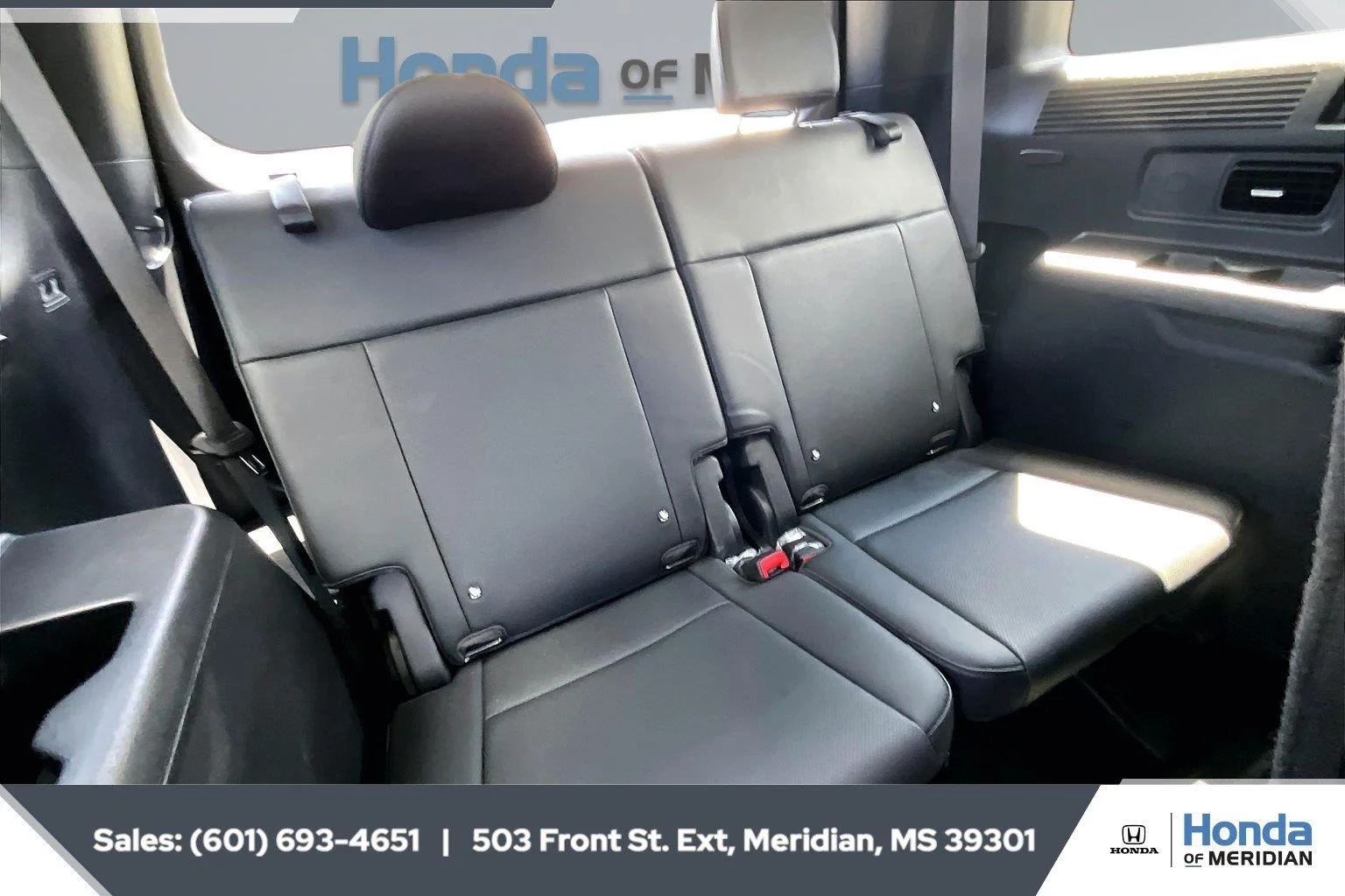 Used 2025 Hampton Gray Hyundai SEL image 21