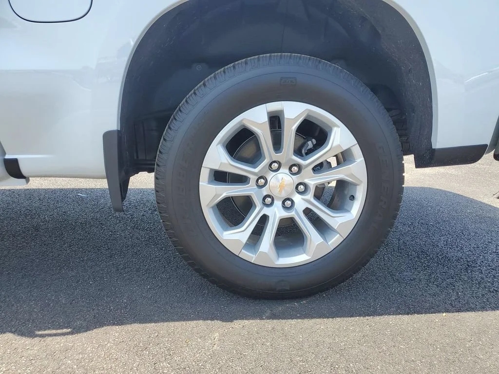 New 2026 Polar White Tricoat Chevrolet LTZ image 38