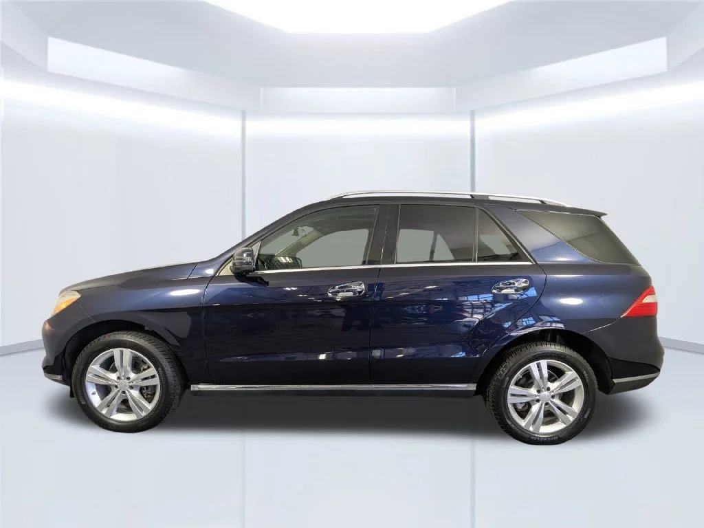Certified Used 2013 Blue Mercedes-Benz ML 350 image 27