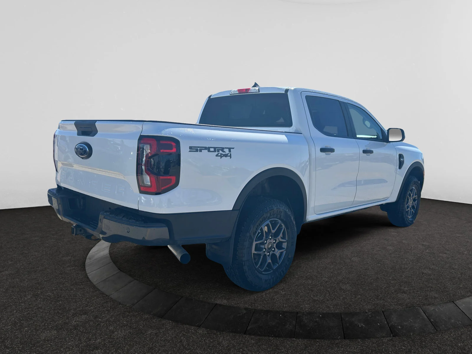 New 2026 Oxford White Ford XLT image 5