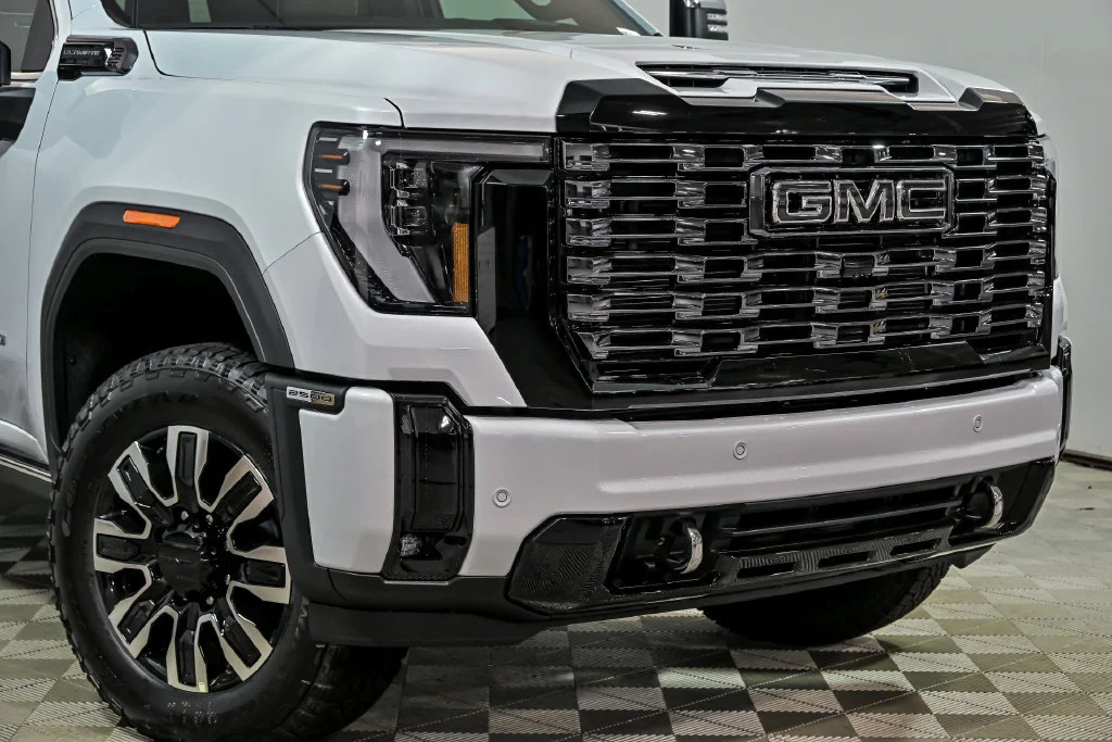 2026 GMC Sierra 2500HD Denali Ultimate - Photo 2