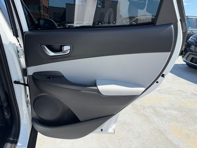 Used 2023 White Hyundai SEL image 16
