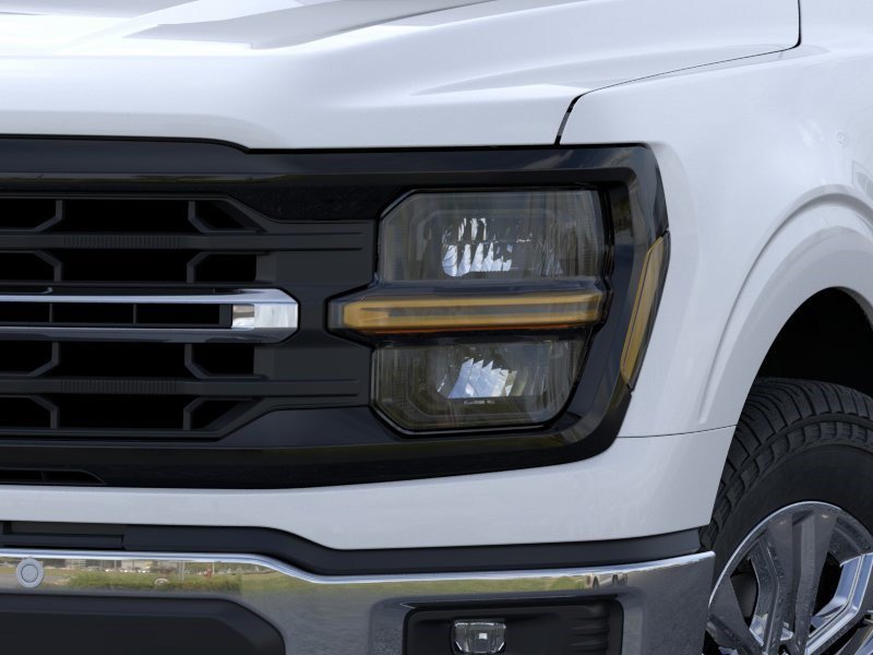 New 2026 Oxford White Ford XLT image 18