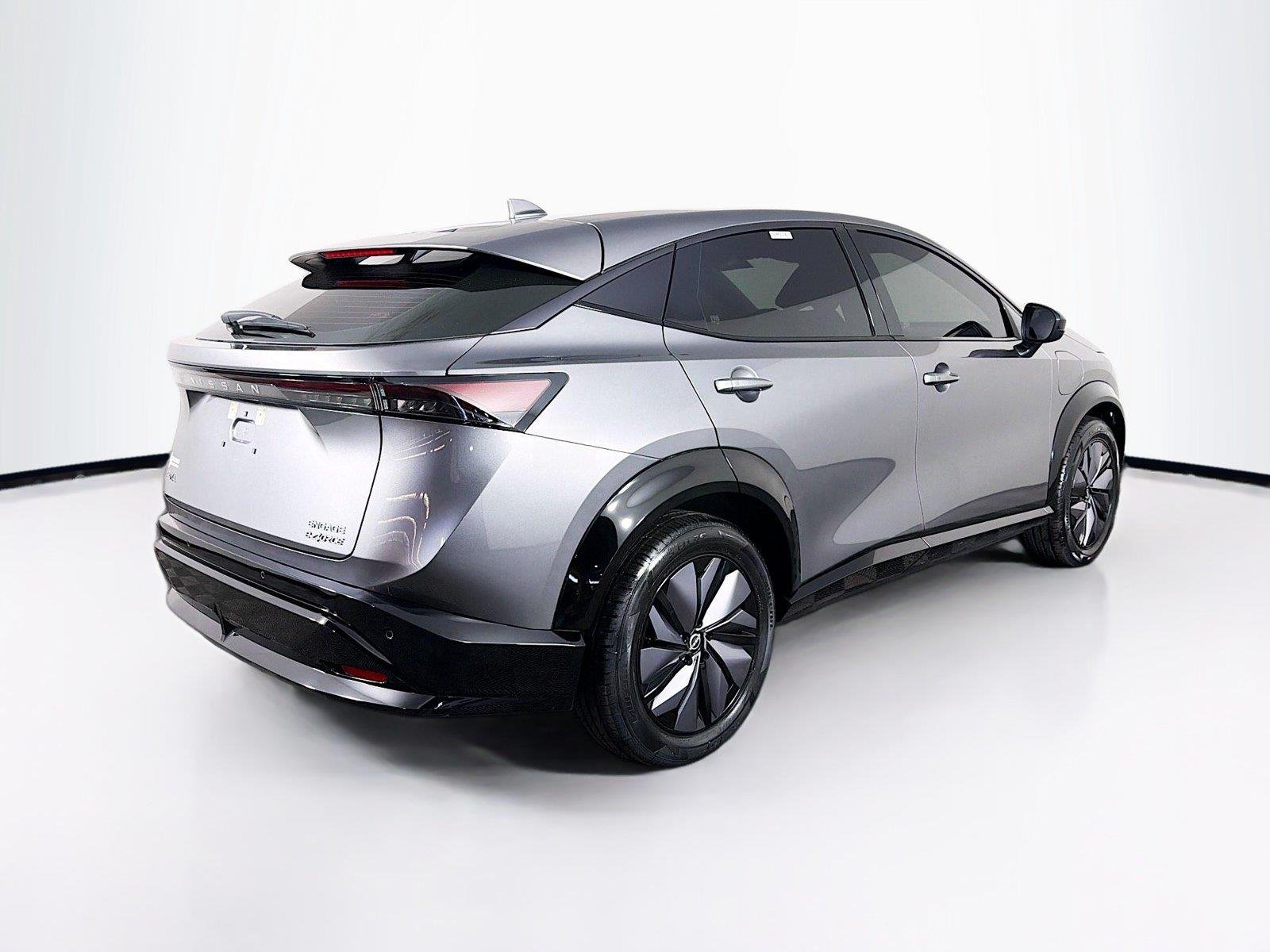 Used 2023 Gun Metallic Nissan ENGAGE image 11