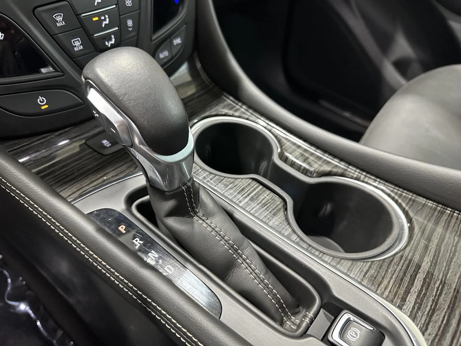 Used 2017 EBONY TWILIGHT METALLIC Buick Essence image 14