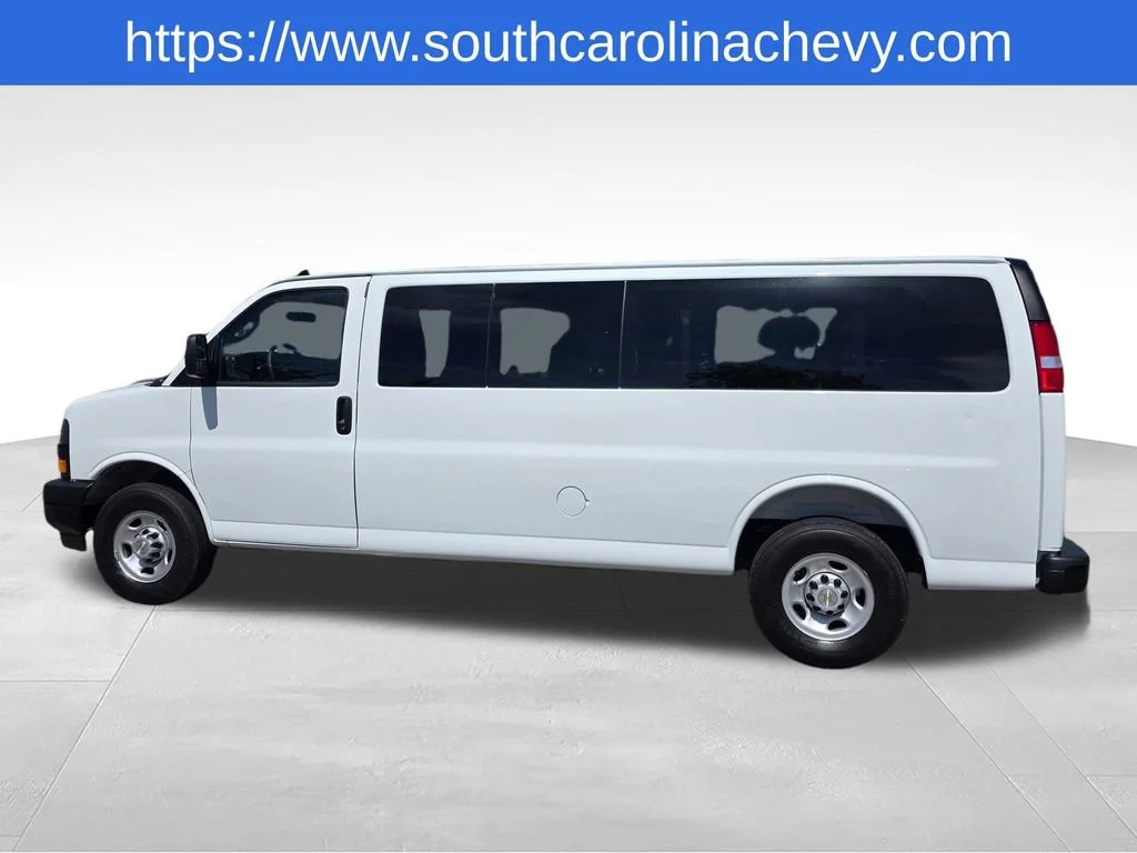 Used 2025 Summit White Chevrolet 1LS image 34