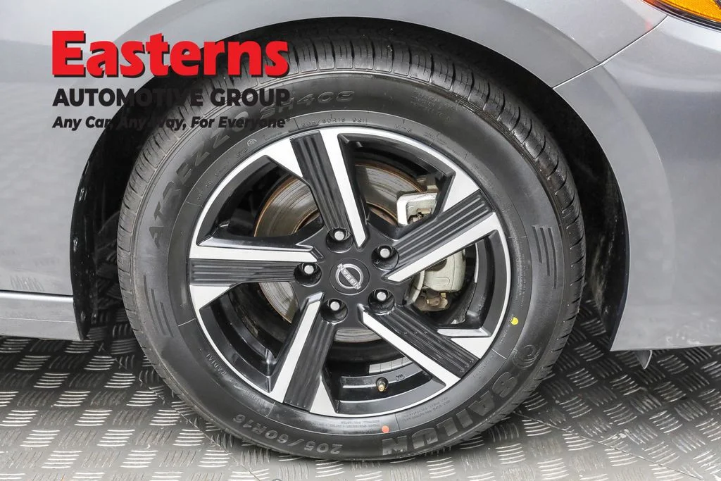 Used 2024 Gray Nissan SV image 30