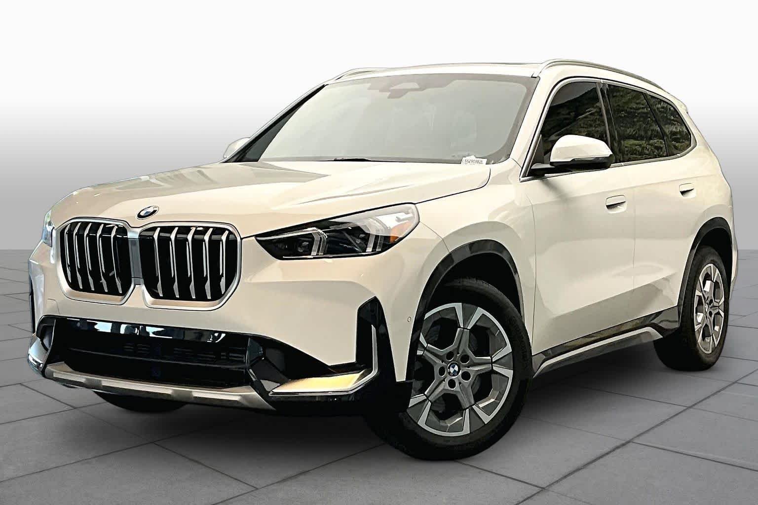 Used 2025 Alpine White BMW xDrive28i image 2