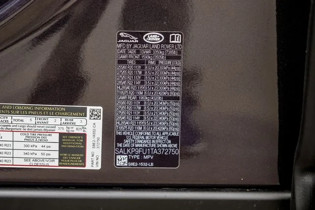 New 2026 Amethyst Grey Purple in Gloss finish Land Rover SE image 77