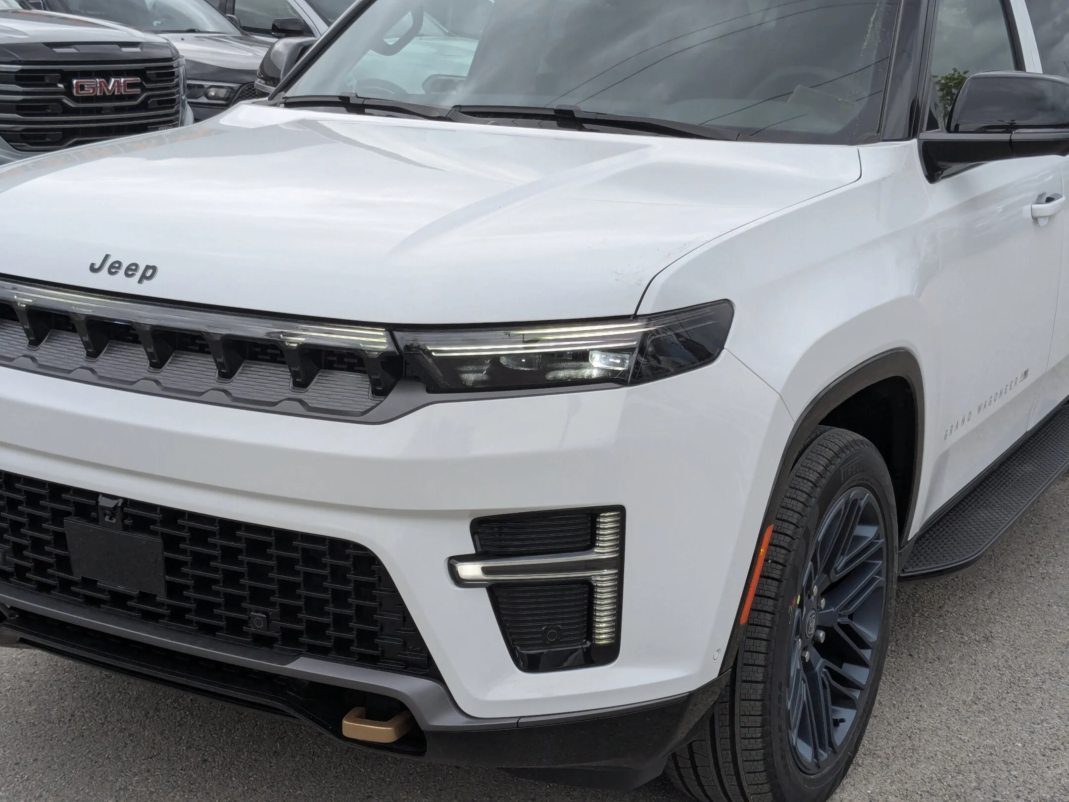 New 2026 White Jeep 85th Anniversary - - McIntosh 19 Spkr Audio - 3 Panel Sunroof - 22 Wheels - Surround View & More! image 9