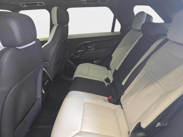 New 2026 Ostuni Pearl White Land Rover Dynamic SE image 11
