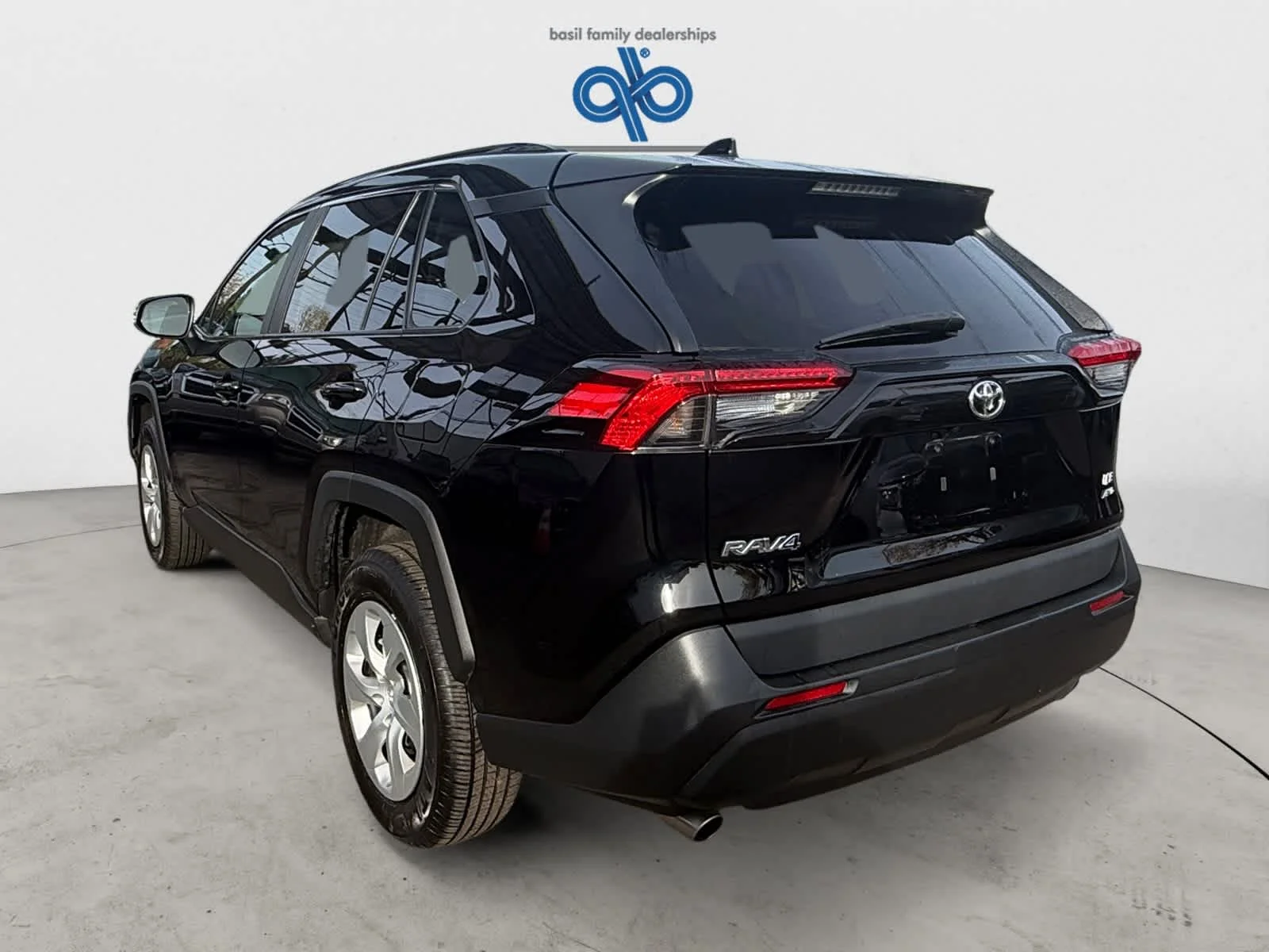 Used 2021 Midnight Black Metallic Toyota LE image 5