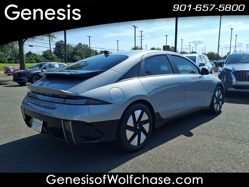 Certified Used 2024 Silver Hyundai SE Standard Range image 5