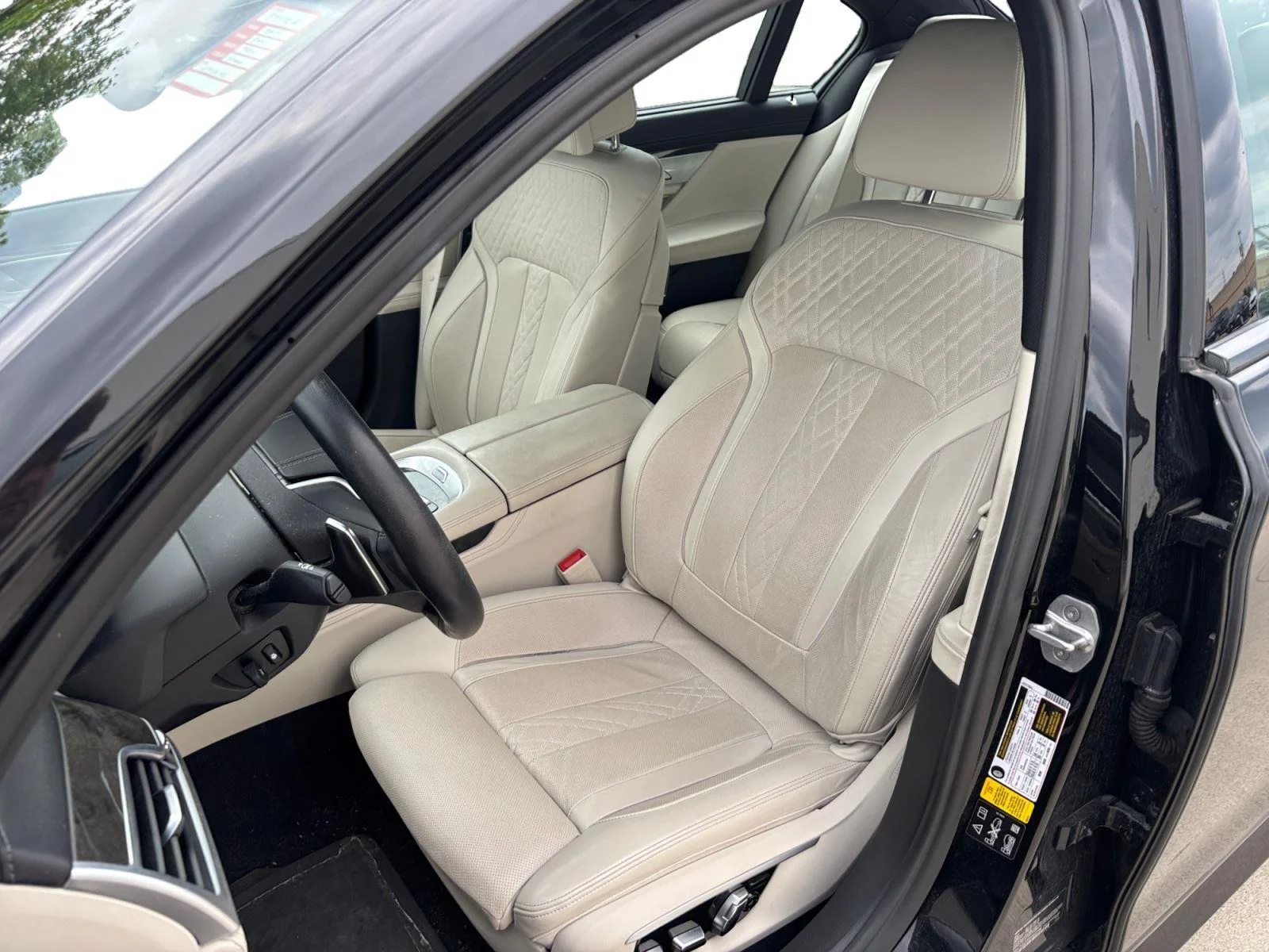 Used 2017 Black Sapphire Metallic BMW 750i xDrive image 21