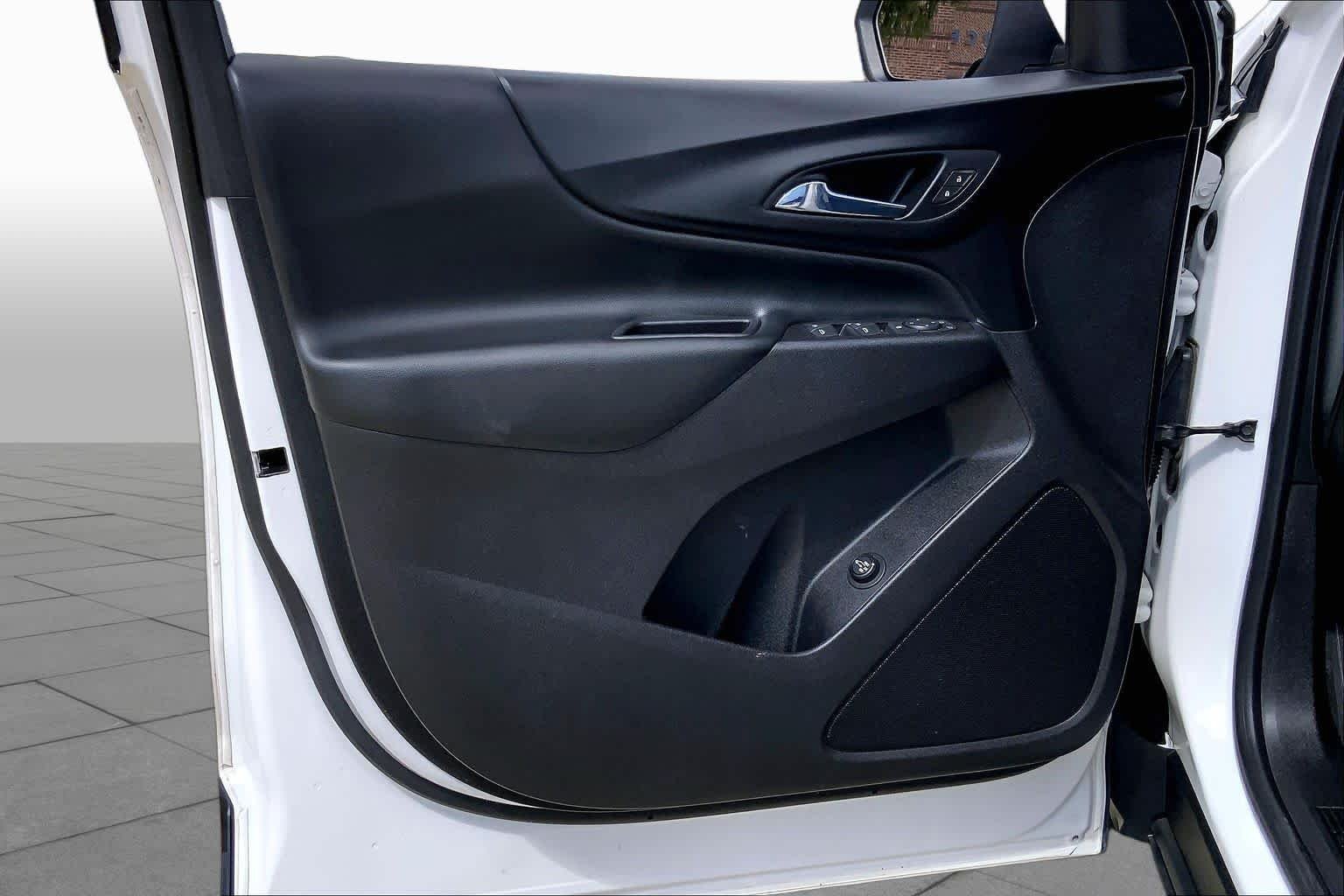 Used 2020 Iridescent Pearl Tricoat Chevrolet LT image 22
