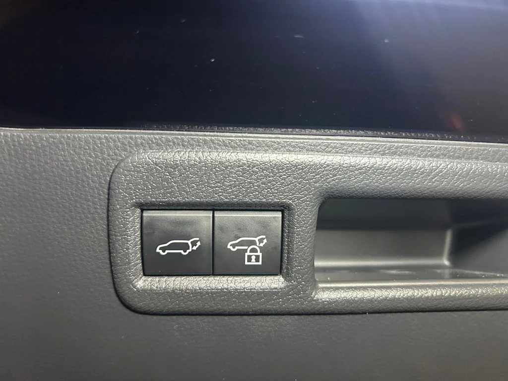 Used 2024 Blueprint Toyota LE image 21