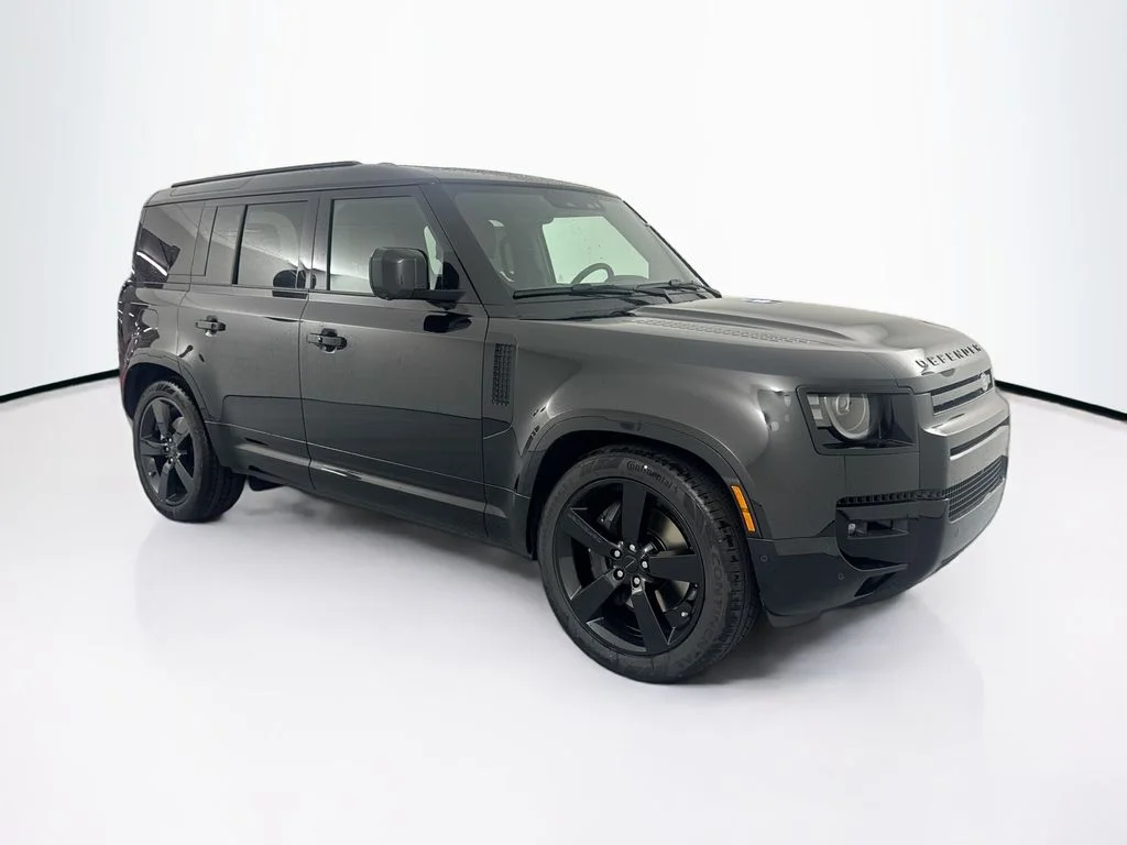 New 2026 Santorini Black Land Rover X-Dynamic SE image 3