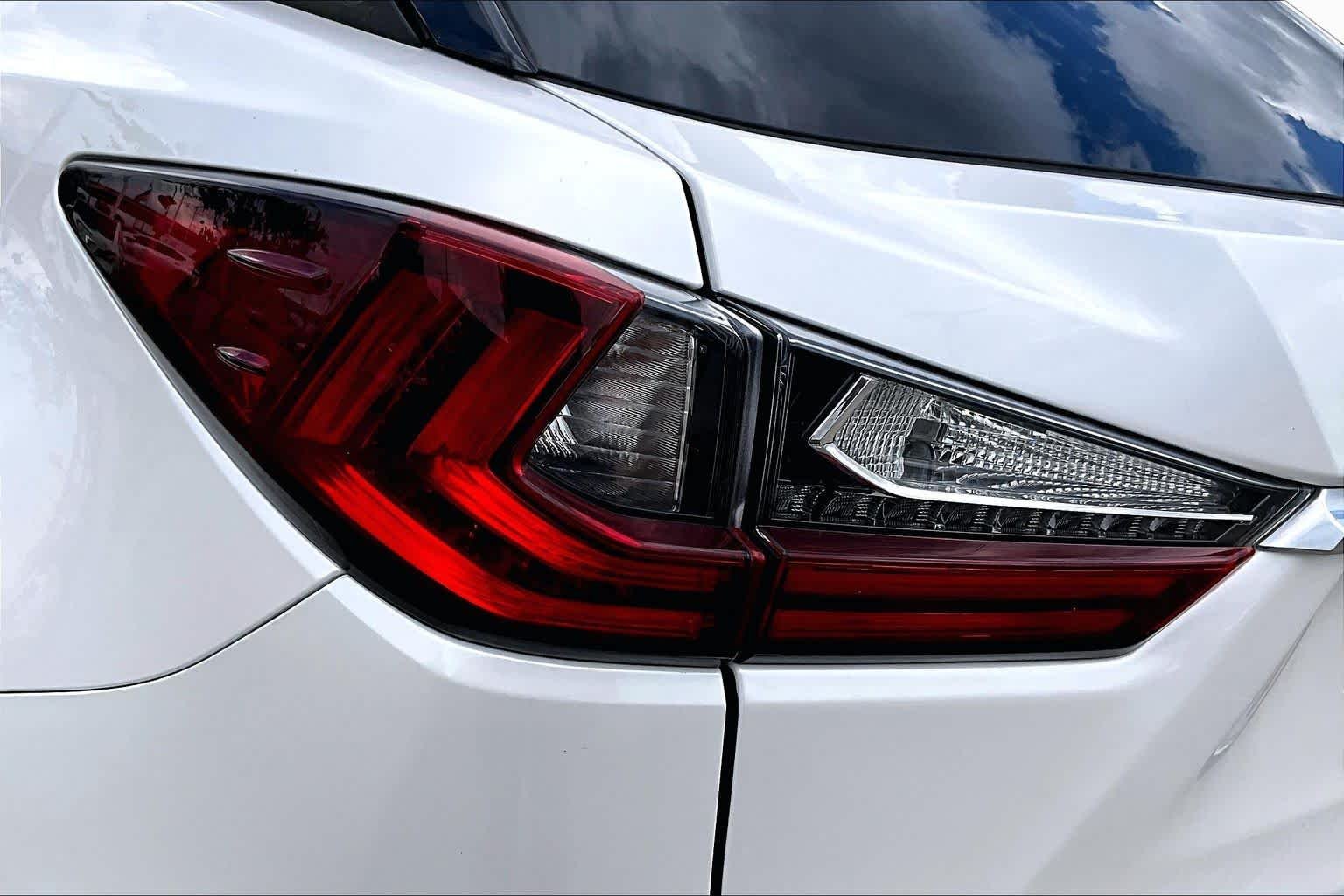 Used 2018 Eminent White Pearl Lexus  image 26