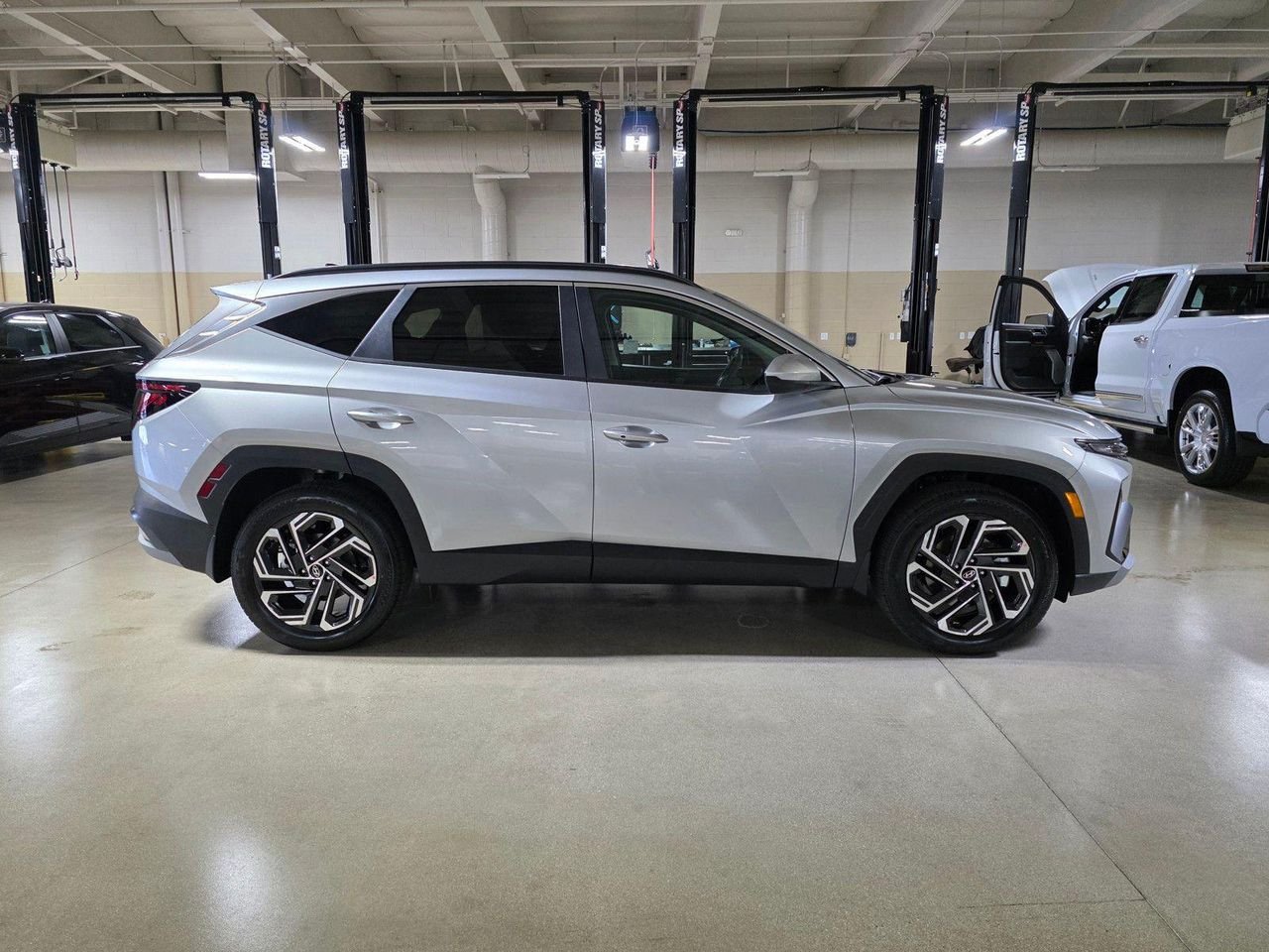 New 2026 Shimmering Silver Hyundai SEL Plus FWD image 8