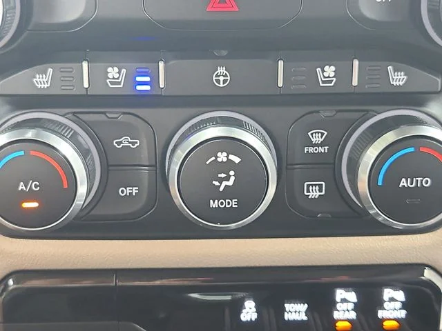 Used 2021 Black Ram Laramie image 31