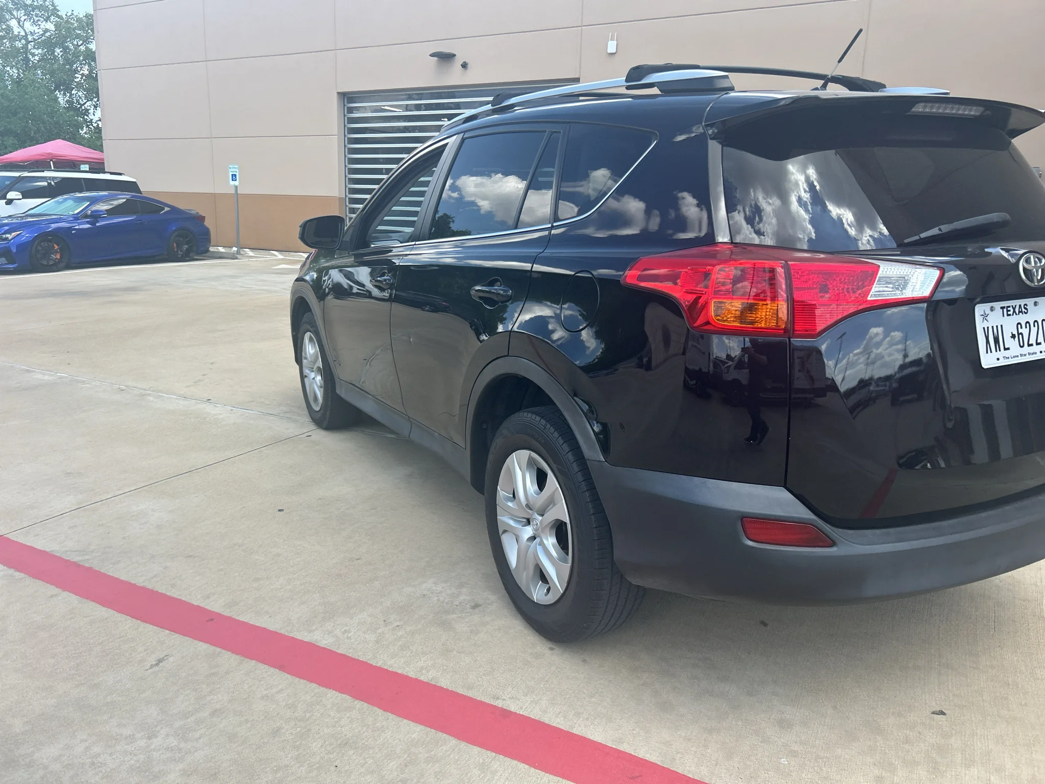Used 2015 Black Toyota LE image 7