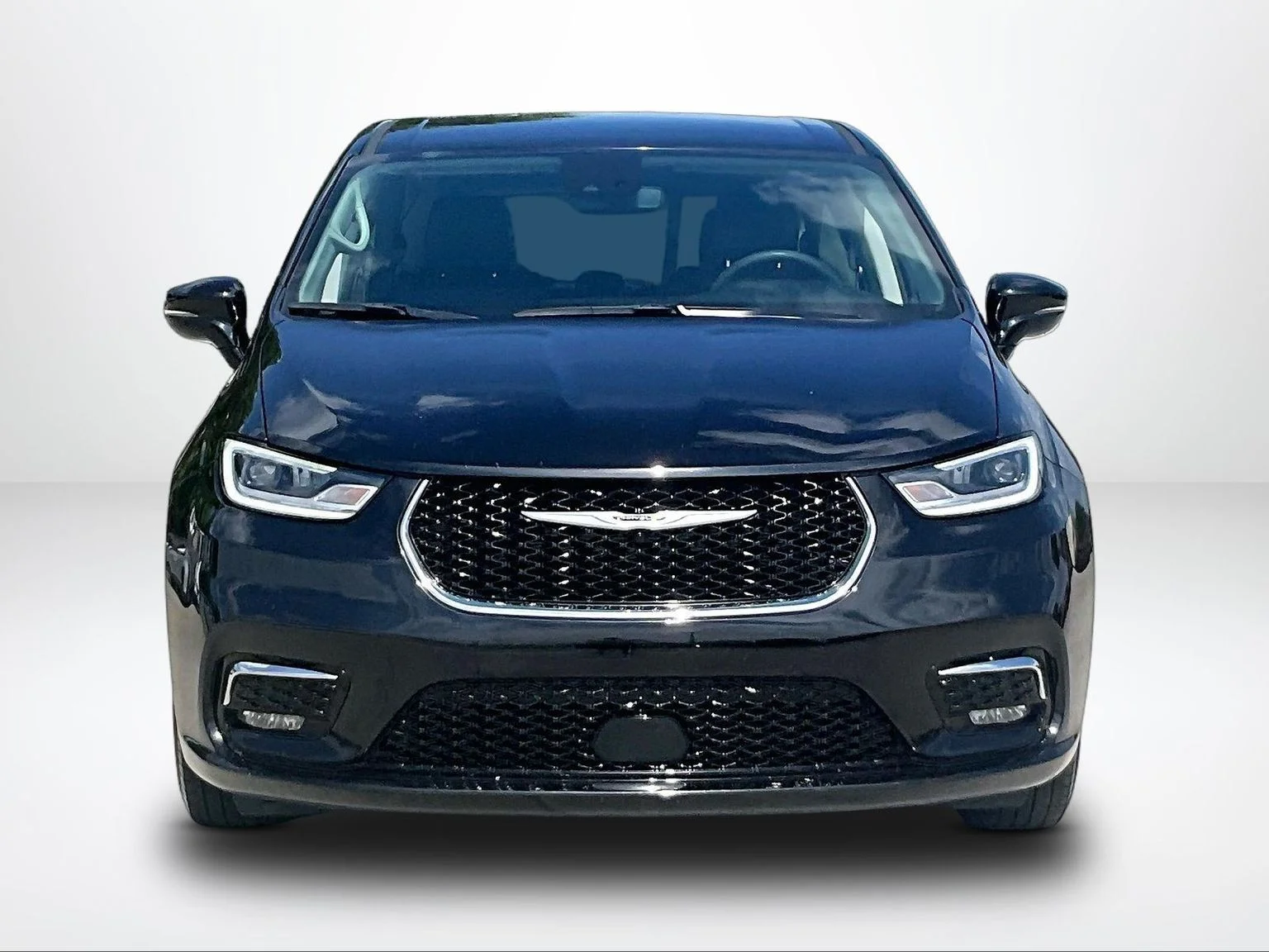 Used 2024 Black Chrysler Touring L image 4