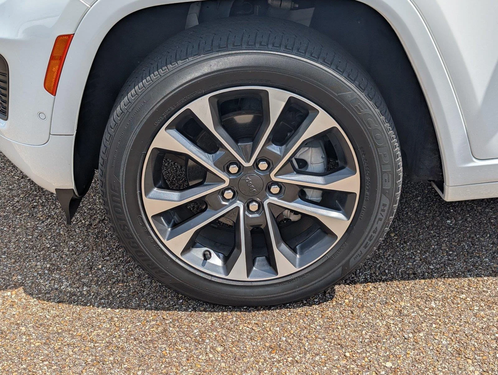 Used 2023 Bright White Clearcoat Jeep Overland image 9