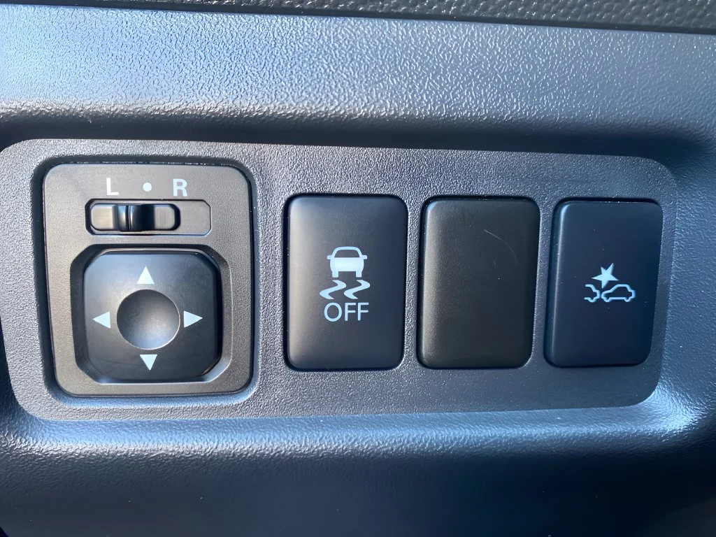 Used 2024 Blue Mitsubishi ES image 13