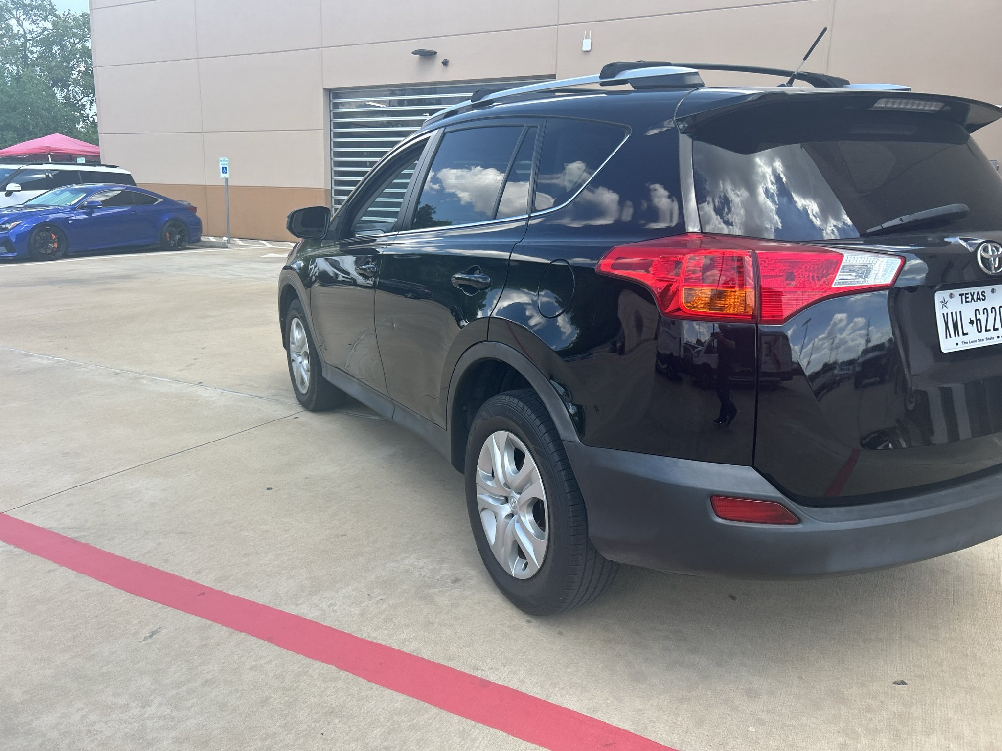 Used 2015 Black Toyota LE image 7