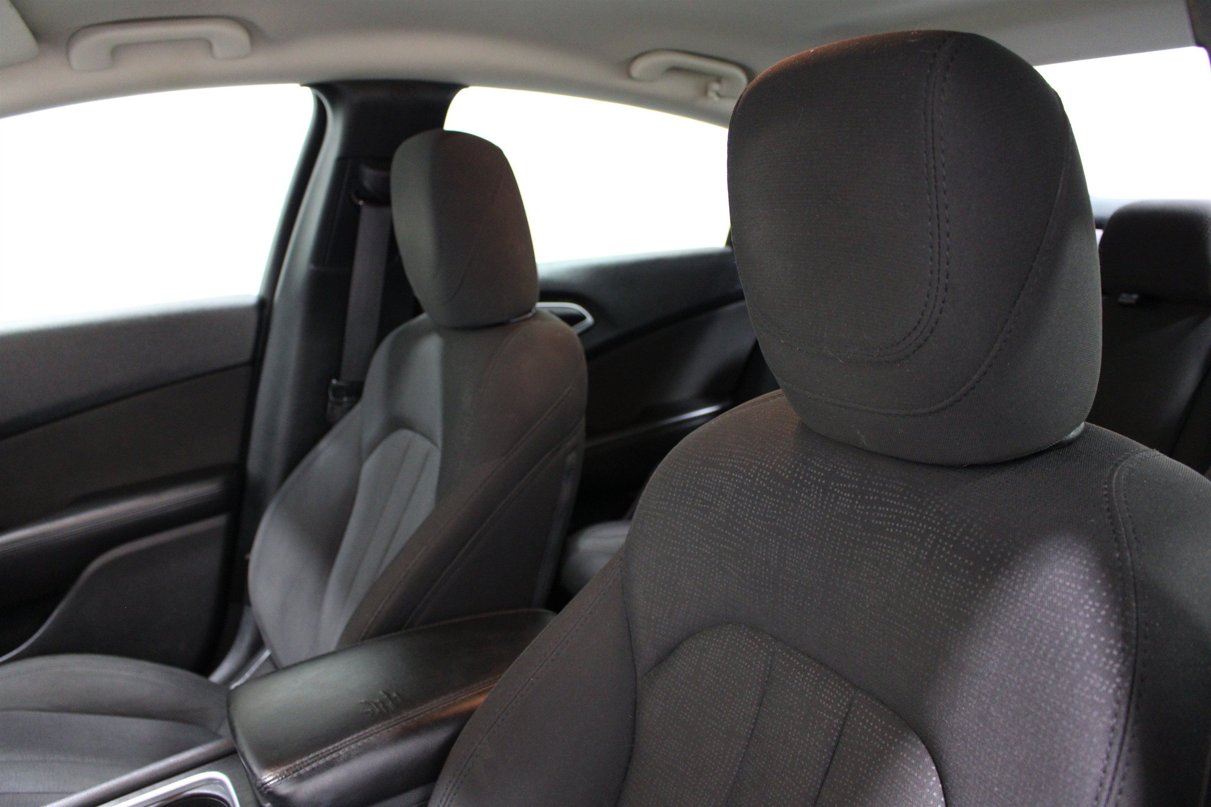 Used 2015 Vivid Blue Pearlcoat Chrysler Limited image 4