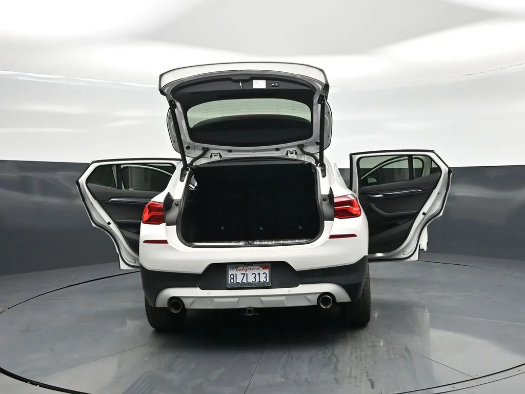 Used 2020 White BMW sDrive28i image 37