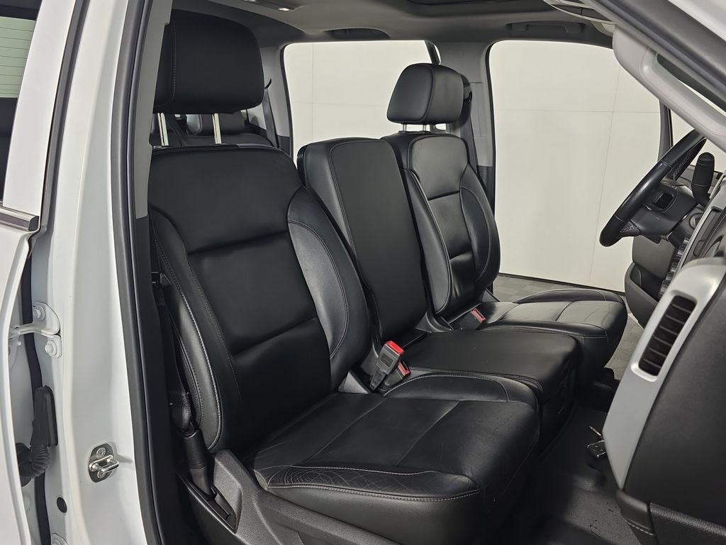Used 2018 White GMC SLT image 24